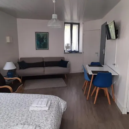 Renove Avec Balcon Apartment