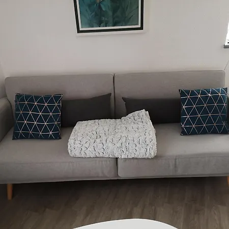 Renove Avec Balcon Appartamento