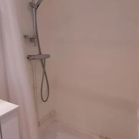 Renove Avec Balcon Apartment