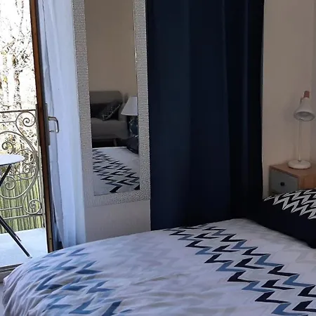 Renove Avec Balcon Εξ Λε Μπαν